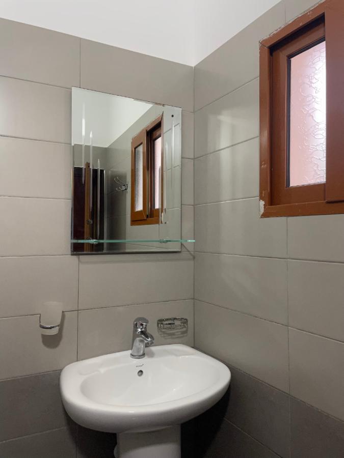 Rent Rooms Loren Влёра Экстерьер фото