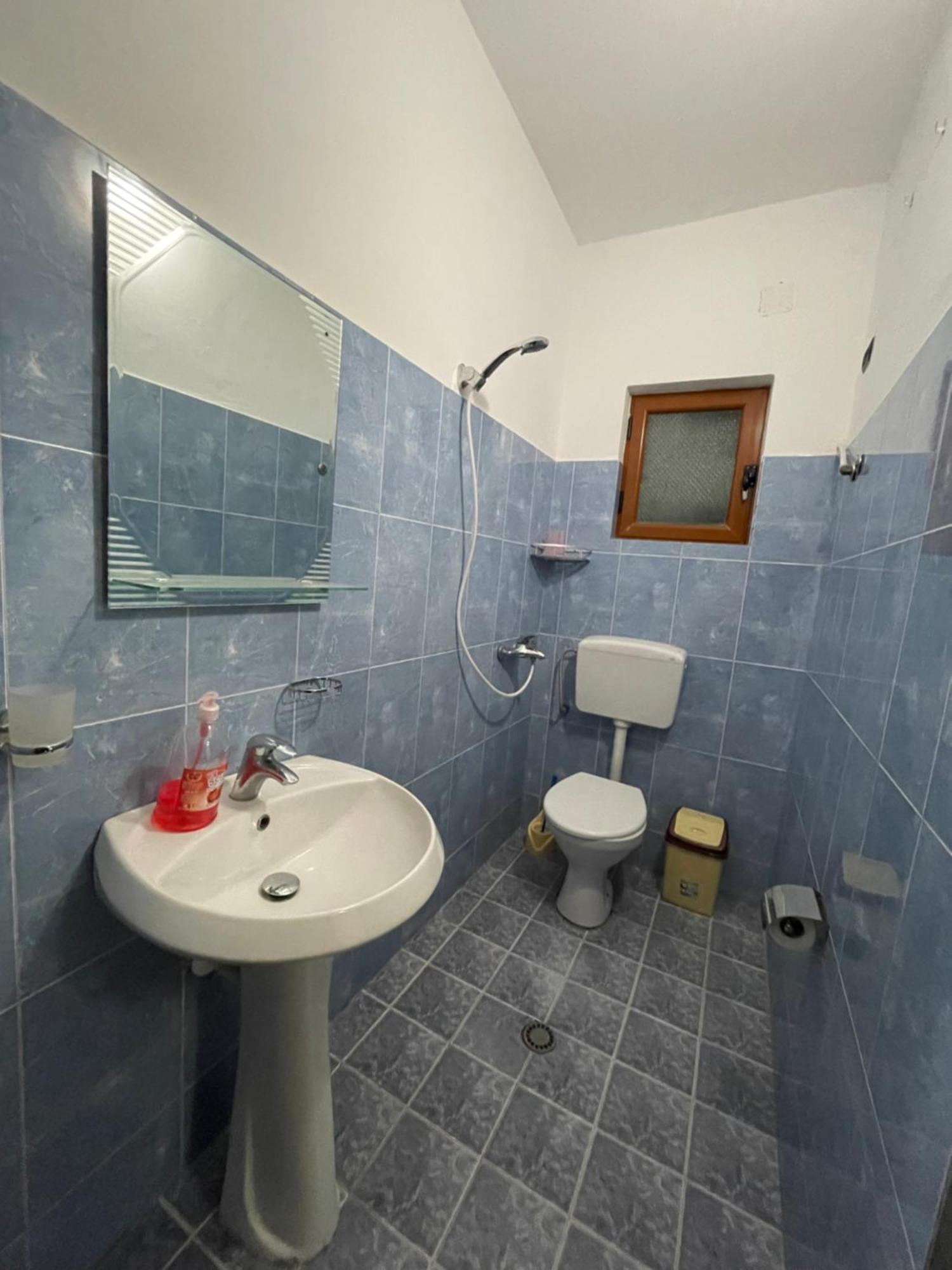 Rent Rooms Loren Влёра Экстерьер фото