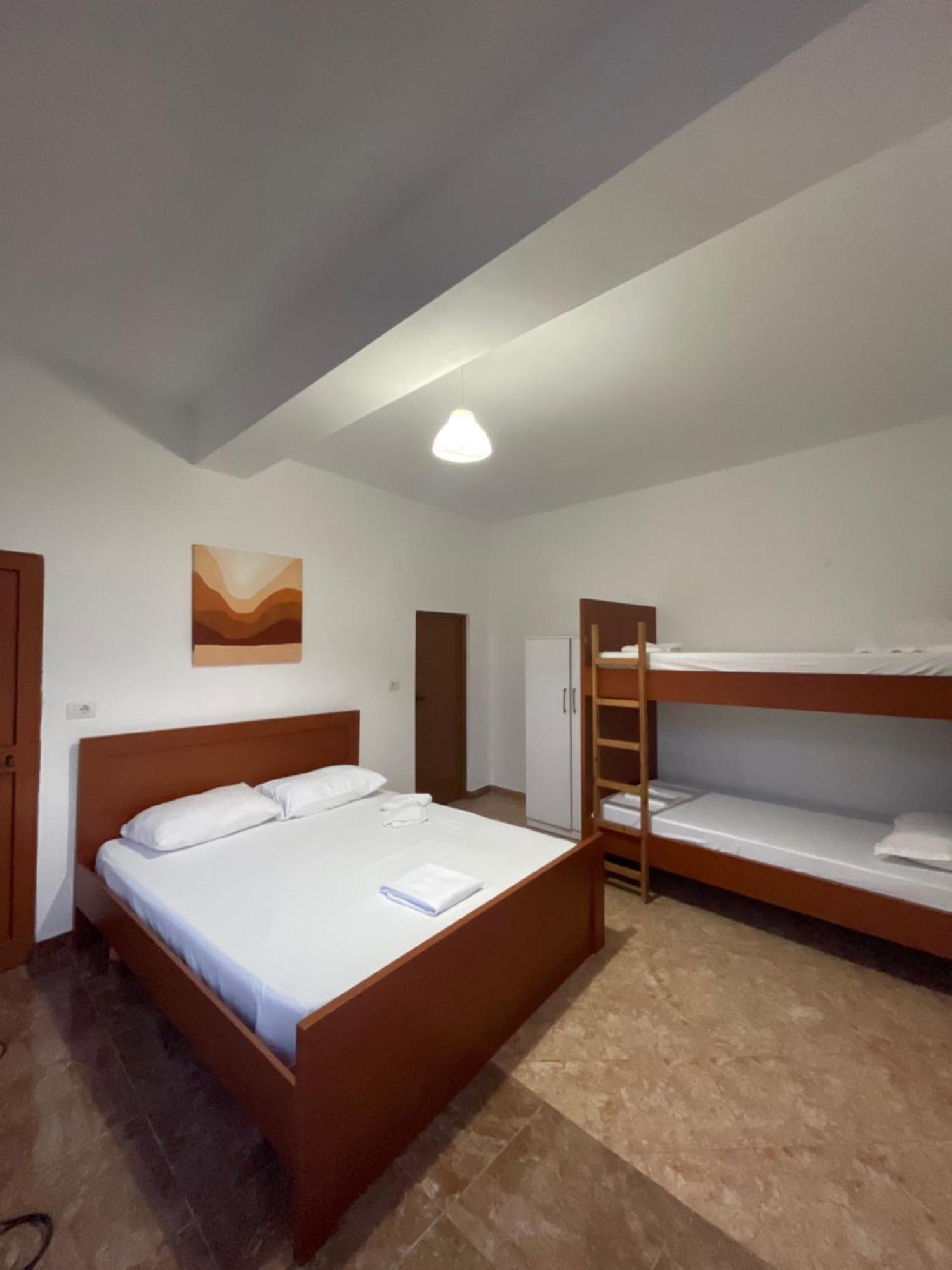 Rent Rooms Loren Влёра Экстерьер фото