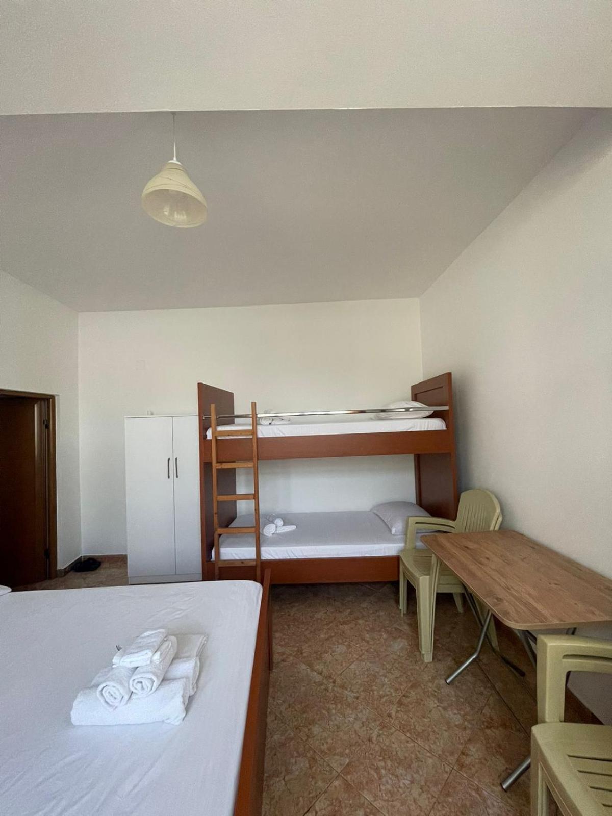 Rent Rooms Loren Влёра Экстерьер фото