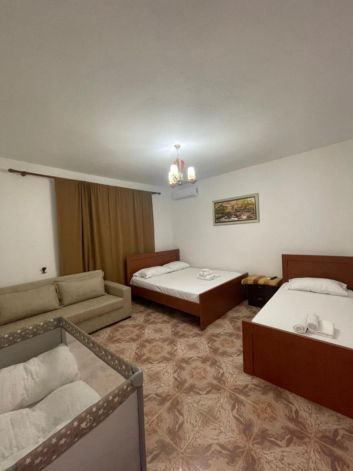 Rent Rooms Loren Влёра Экстерьер фото