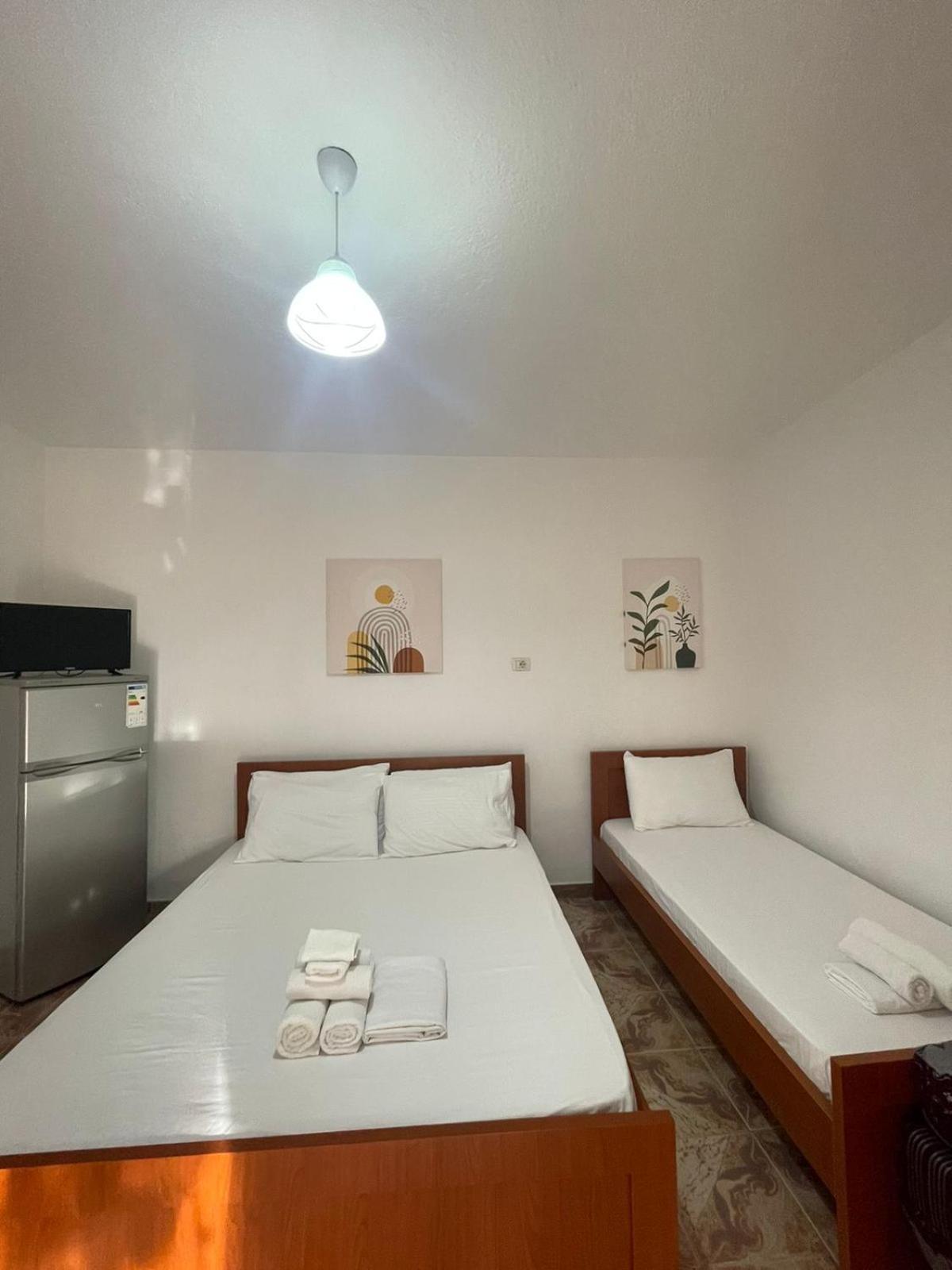 Rent Rooms Loren Влёра Экстерьер фото