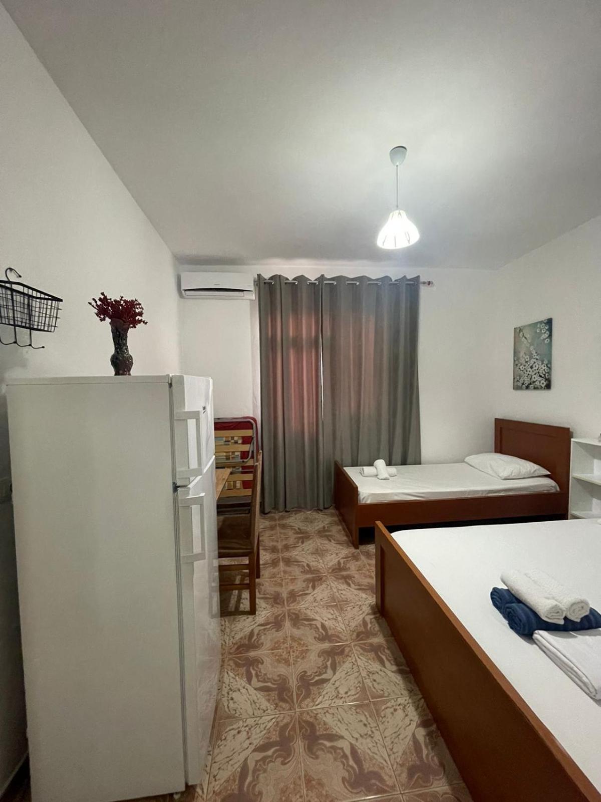 Rent Rooms Loren Влёра Экстерьер фото