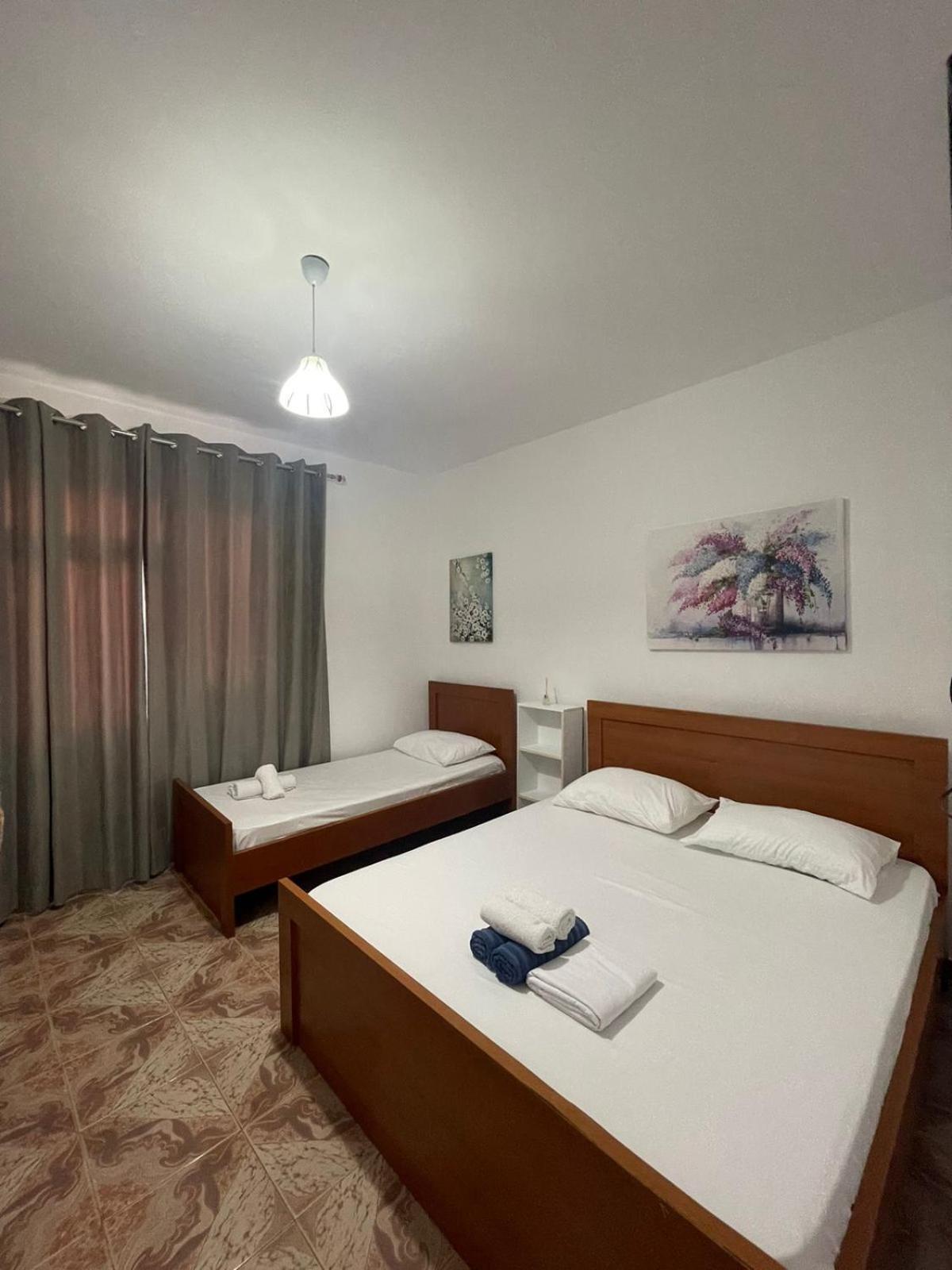 Rent Rooms Loren Влёра Экстерьер фото
