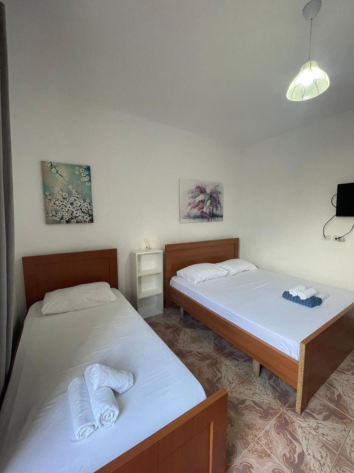 Rent Rooms Loren Влёра Экстерьер фото