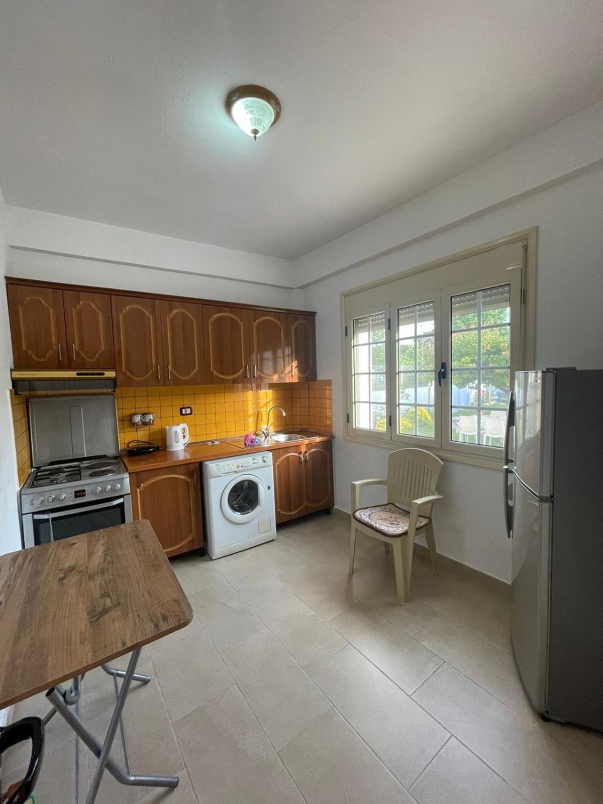 Rent Rooms Loren Влёра Экстерьер фото