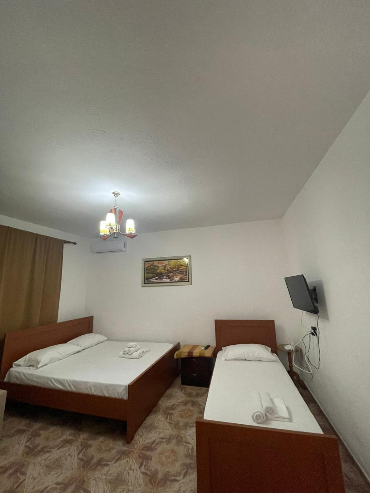 Rent Rooms Loren Влёра Экстерьер фото